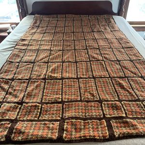 Vintage Crochet Knit Handmade Hand Sewn Woven Houndstooth Plaid Country